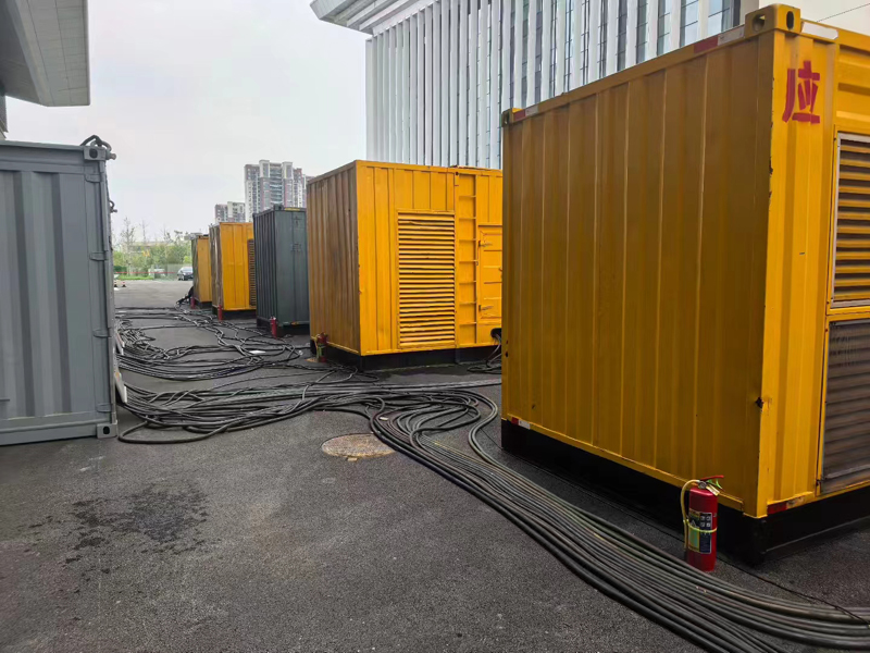 成都不同季节柴油发电机组保养有哪些注意事项?