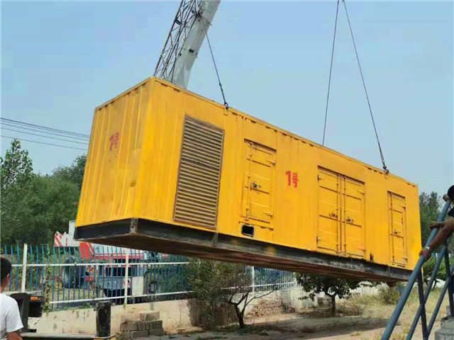 成都300KW柴油发电机组油耗是多少？